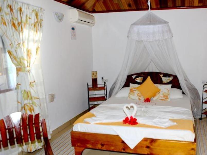 Calou Guest House La Digue Bagian luar foto